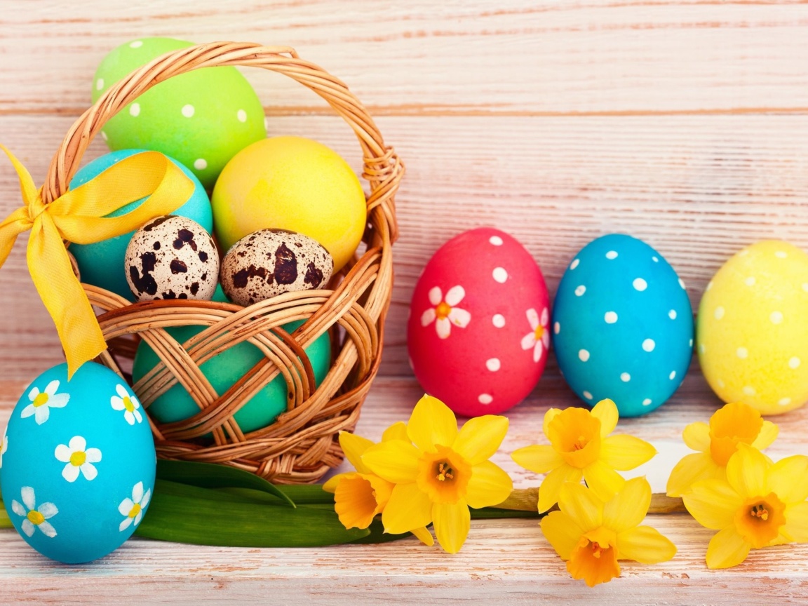Fondo de pantalla Easter Spring Daffodils Flowers and Eggs Decorations 1152x864