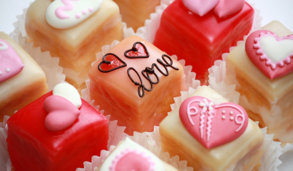 Обои Love Cupcakes 1024x600