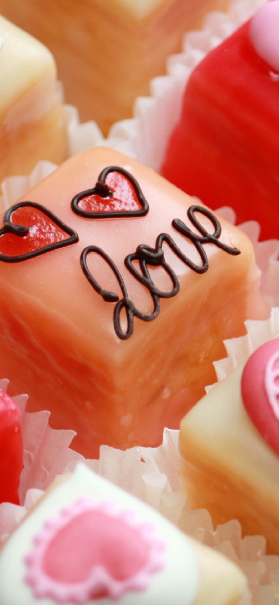 Обои Love Cupcakes 1170x2532