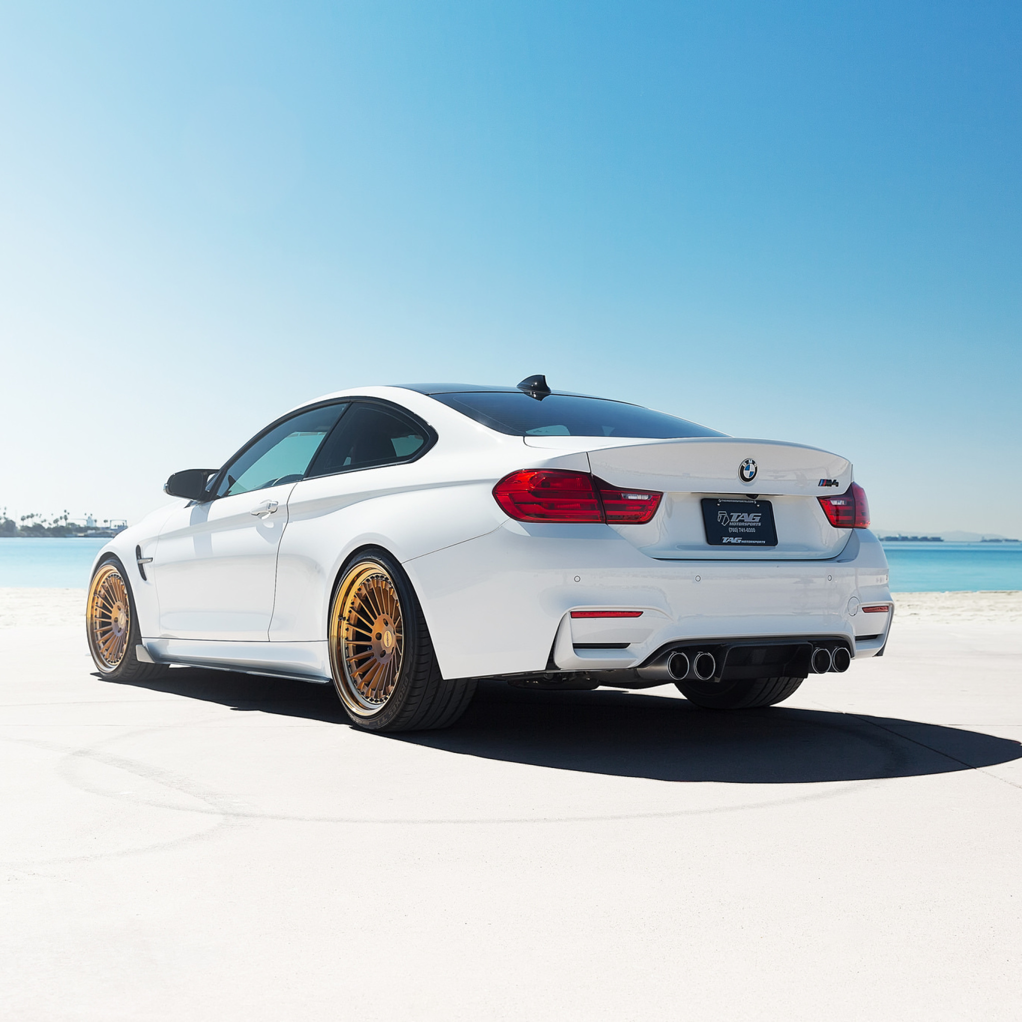 Screenshot №1 pro téma BMW M4 Grand Tourer 2048x2048