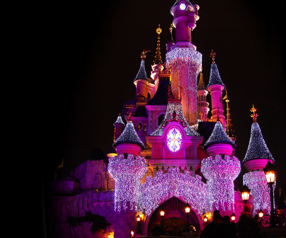 Disney Xmas Castle screenshot #1 960x800