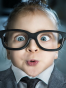 Sfondi Funny Child In Big Glasses 132x176