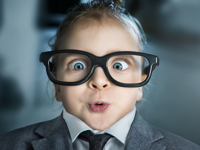 Funny Child In Big Glasses wallpaper 640x480