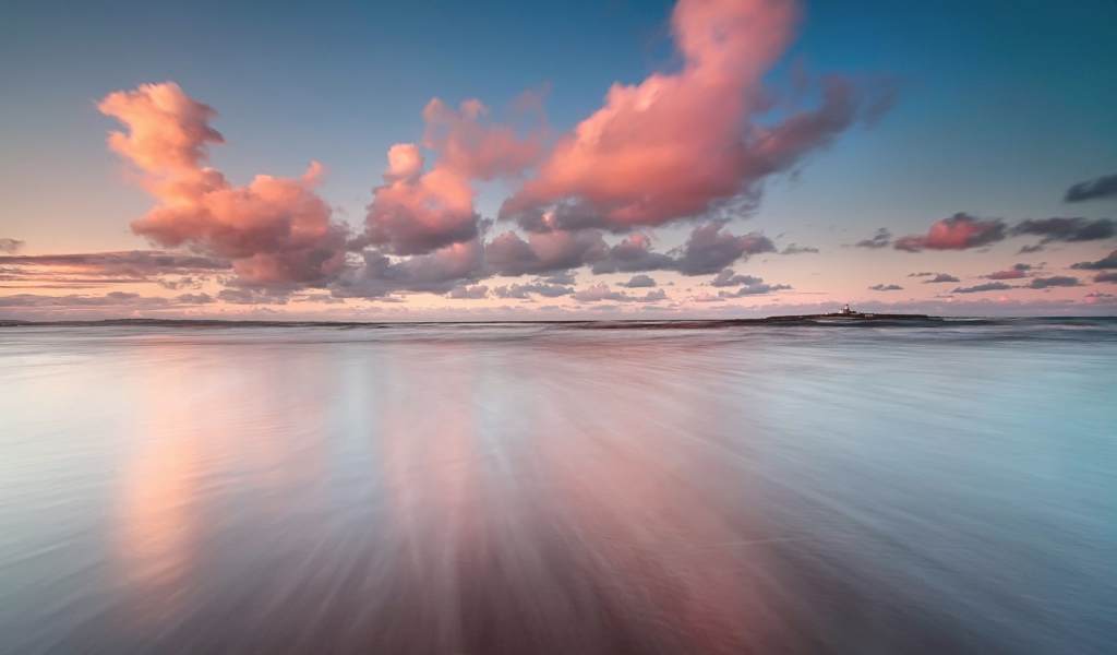 Screenshot №1 pro téma Beautiful Pink Clouds Over Sea 1024x600