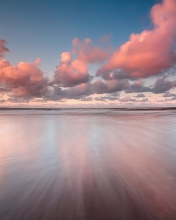 Das Beautiful Pink Clouds Over Sea Wallpaper 176x220