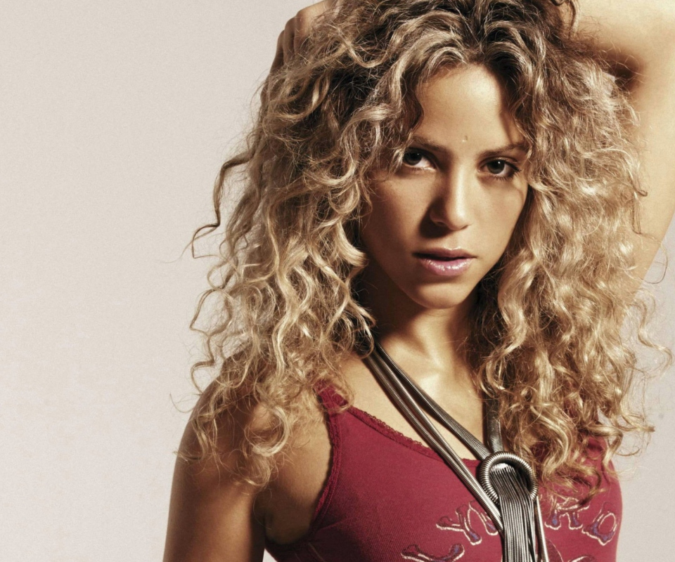 Shakira screenshot #1 960x800