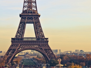 Fondo de pantalla Paris Eiffel Tower 320x240