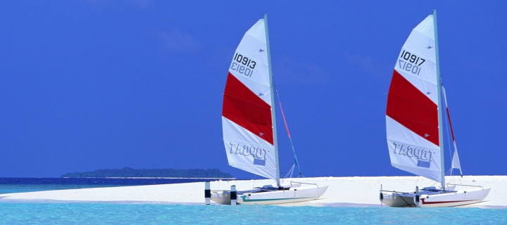 Screenshot №1 pro téma Sailing Boats On Exotic Beach 720x320