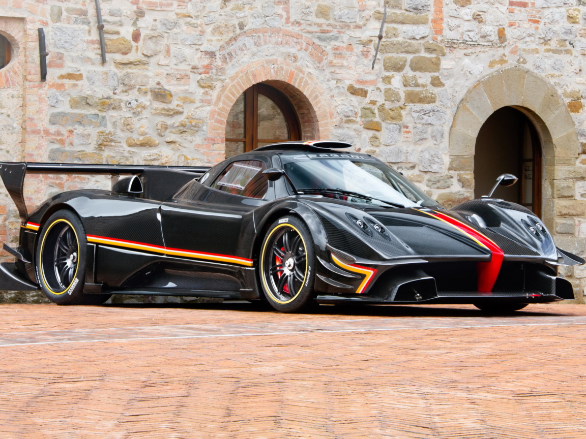 Pagani wallpaper 1152x864