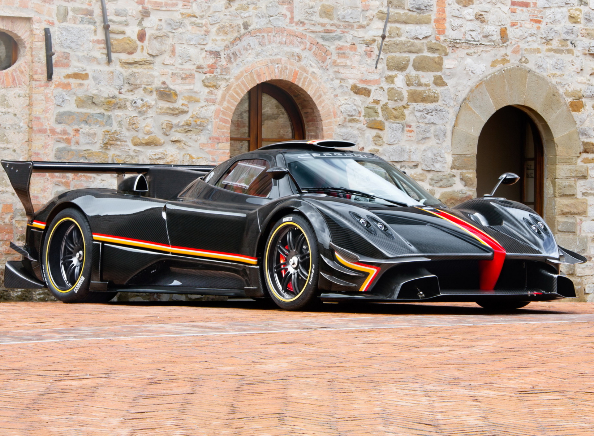 Pagani wallpaper 1920x1408