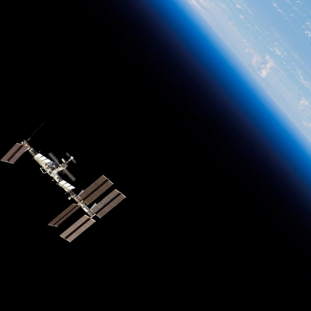 The ISS In Space wallpaper 1024x1024