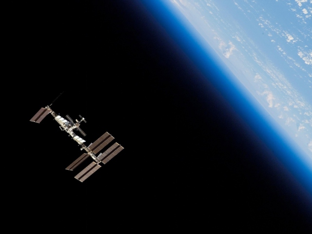 The ISS In Space wallpaper 640x480