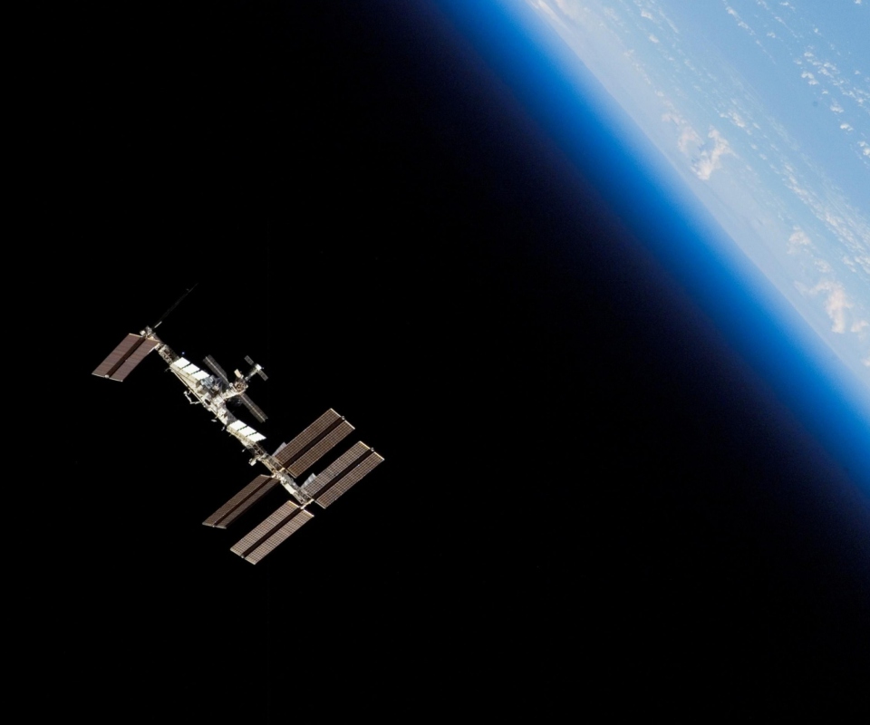 Das The ISS In Space Wallpaper 960x800