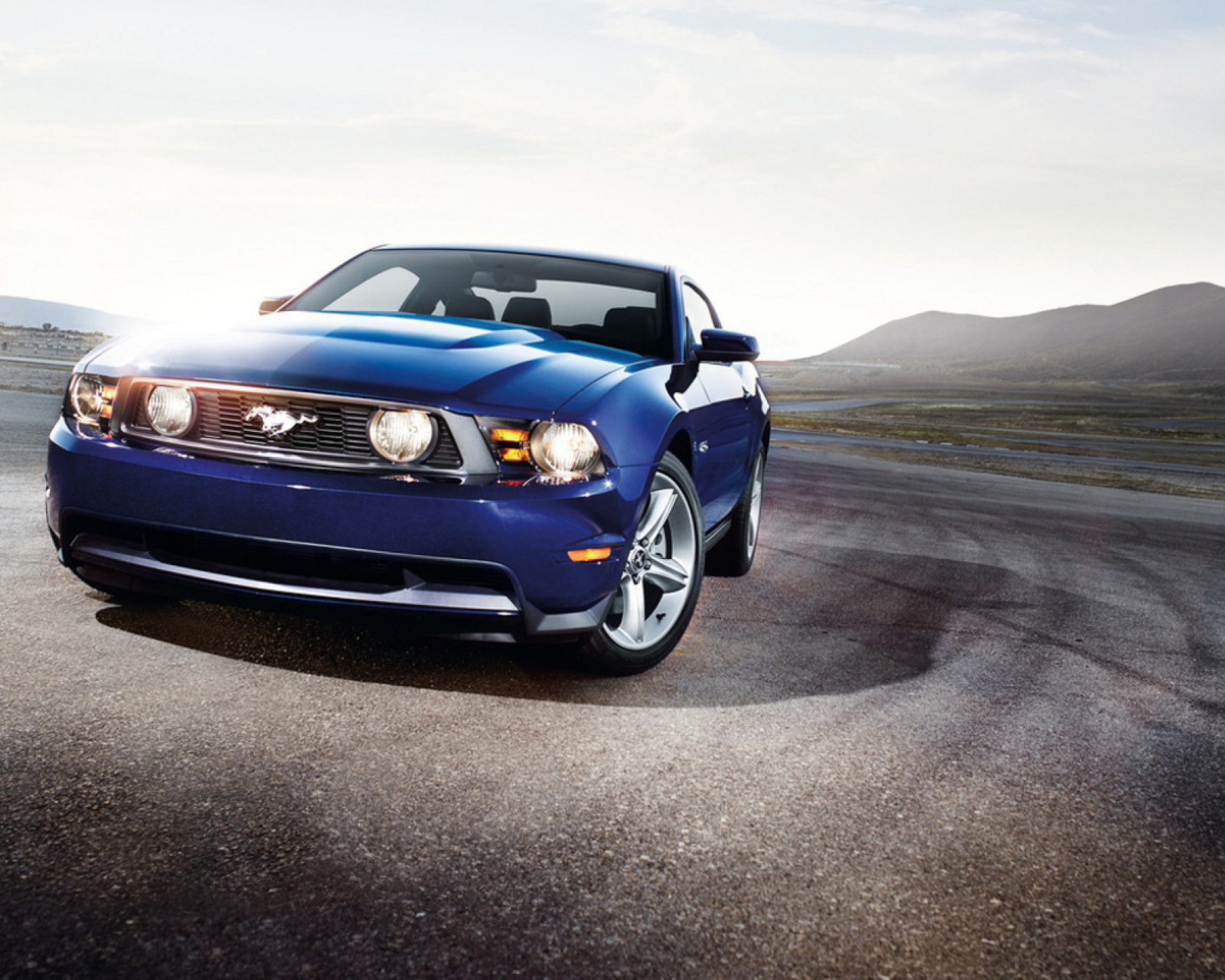 Fondo de pantalla Blue Ford Mustang 1600x1280