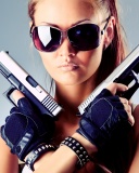 Обои Girl with Pistols 128x160