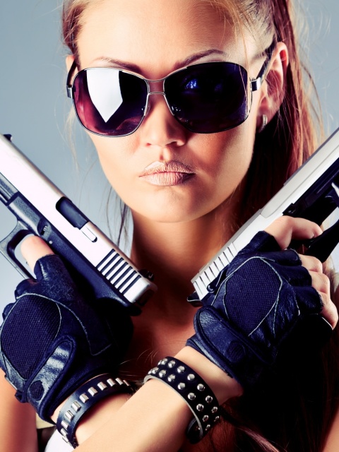 Обои Girl with Pistols 480x640