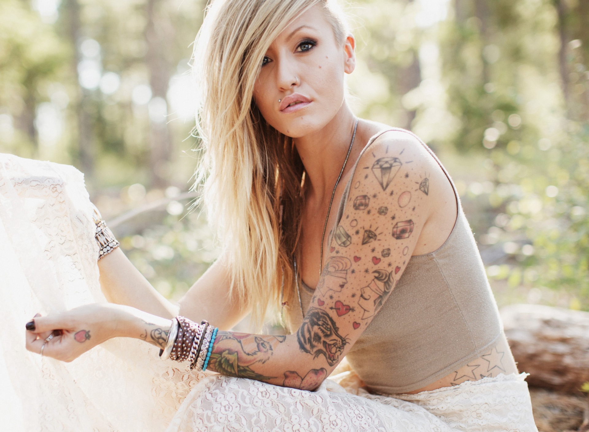 Blonde Model With Tattoes wallpaper 1920x1408