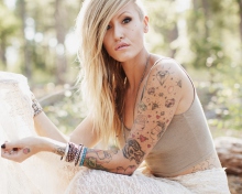 Blonde Model With Tattoes wallpaper 220x176