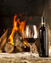 Das Wine and fireplace Wallpaper 176x220