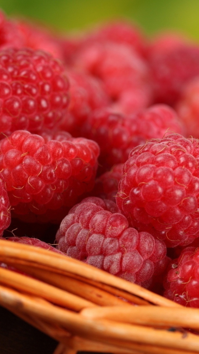 Sweet Raspberries wallpaper 640x1136