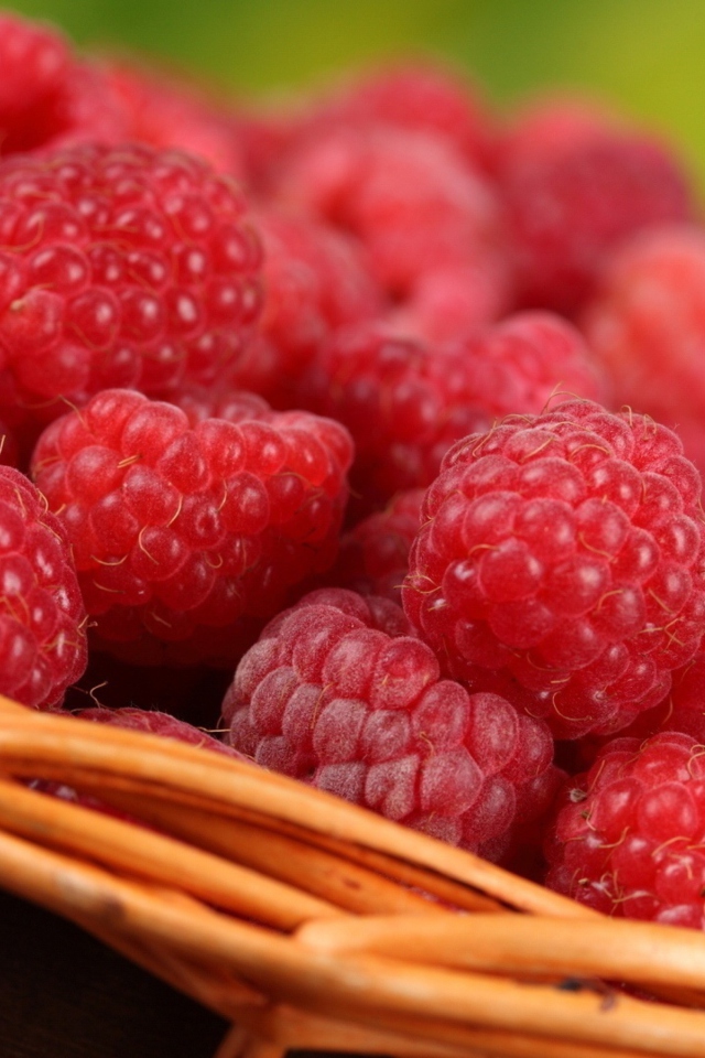 Sweet Raspberries wallpaper 640x960