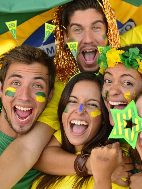 Das Brazil FIFA Football Fans Wallpaper 480x640