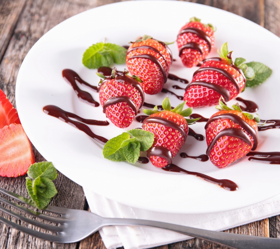 Strawberry dessert wallpaper 1080x960