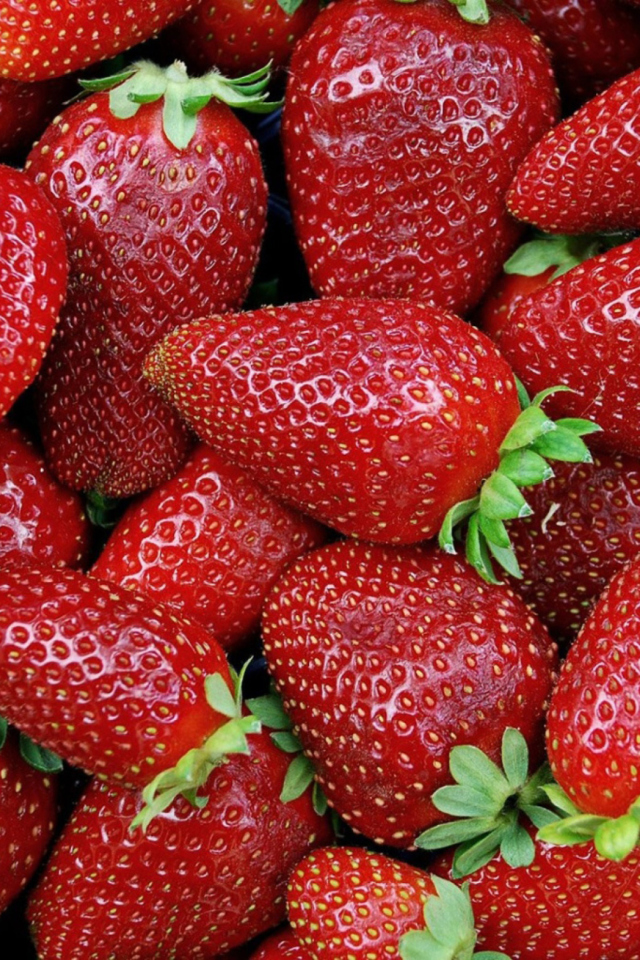 Fondo de pantalla Strawberries 640x960