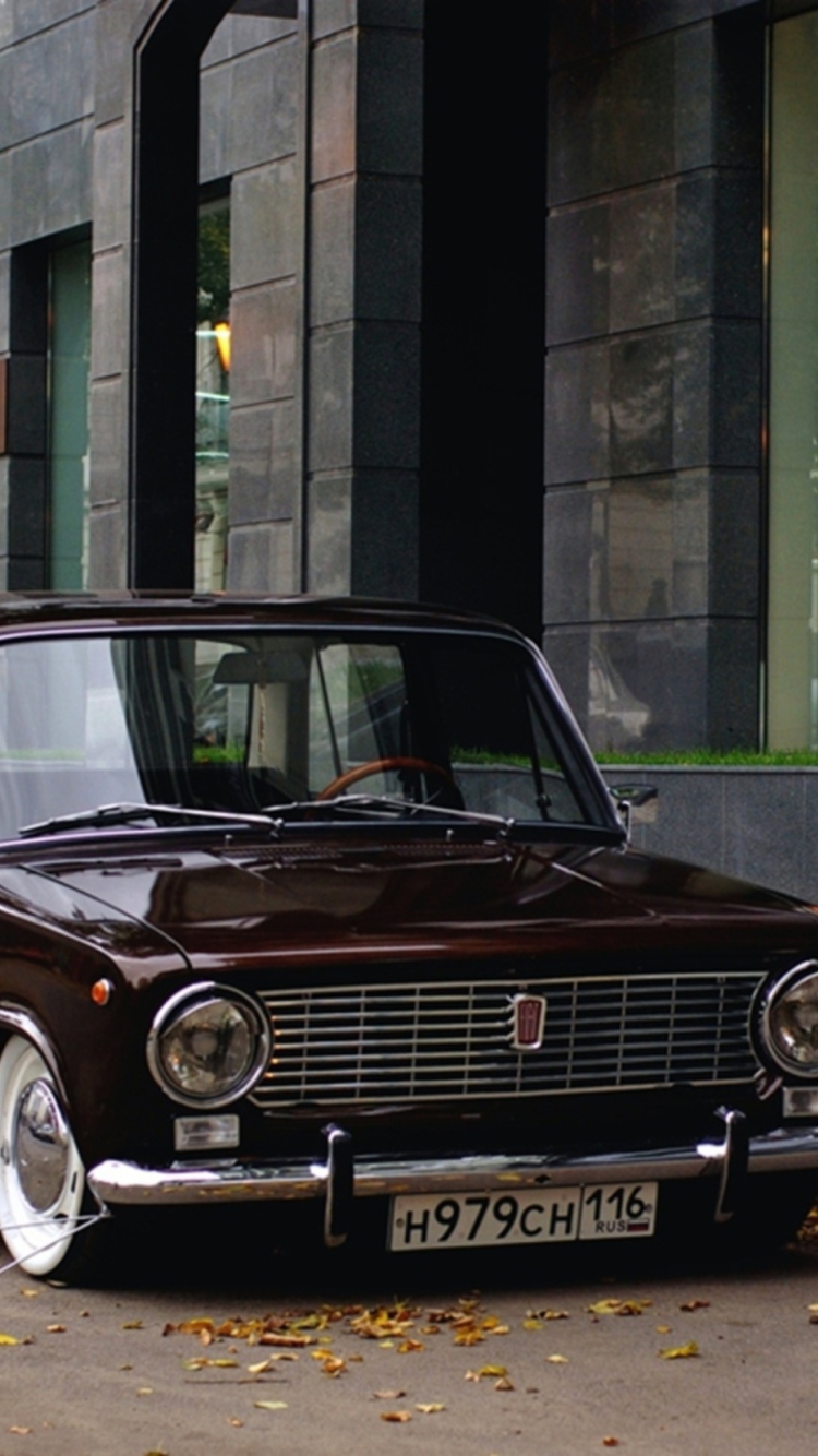 Fondo de pantalla Retro Car VAZ 2101 750x1334