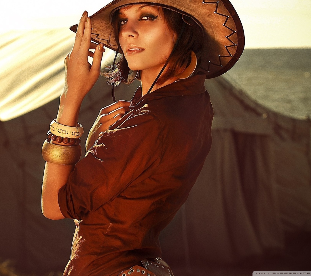 Sfondi Cowgirl 1080x960