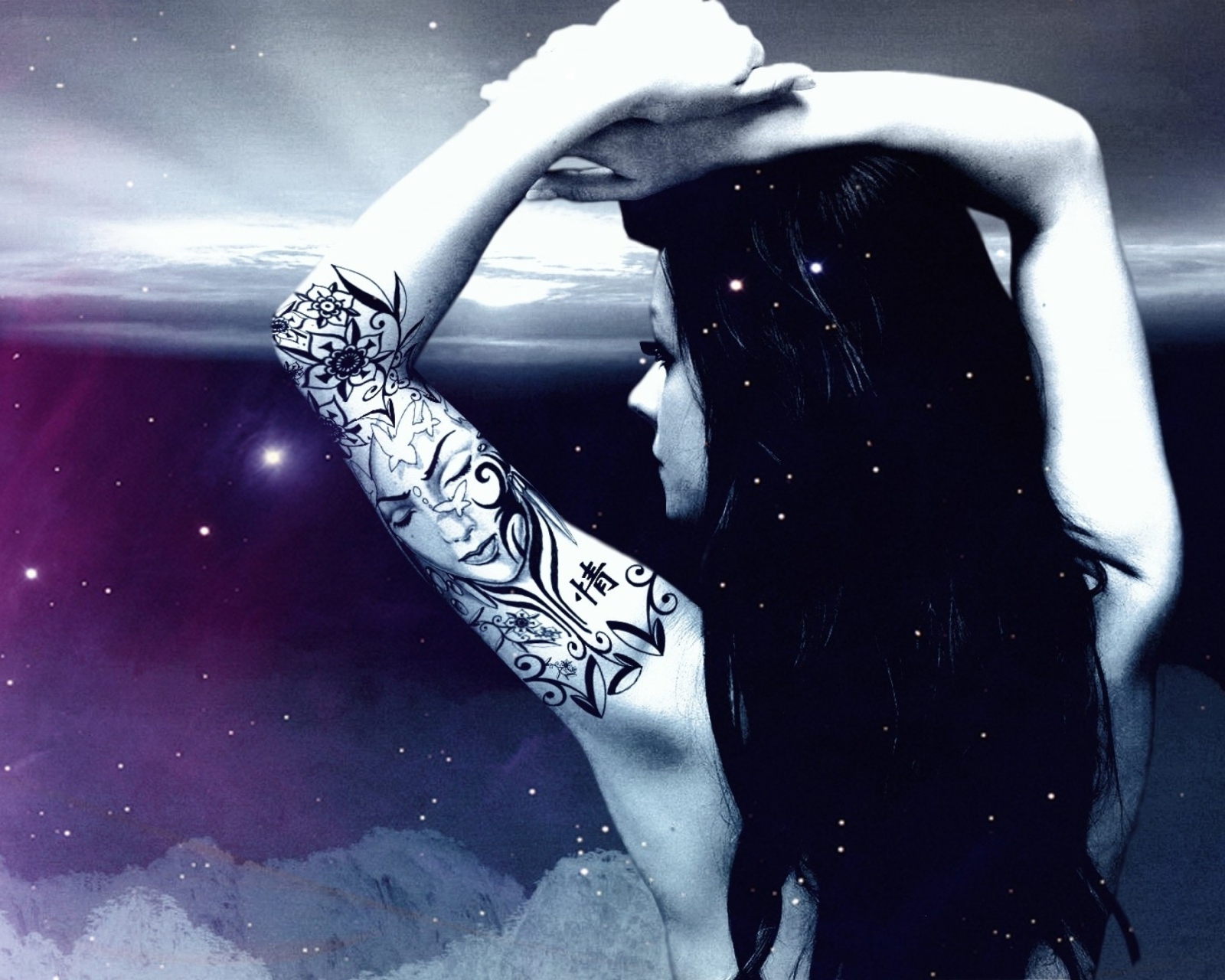 Girl With Black Tattoo screenshot #1 1600x1280