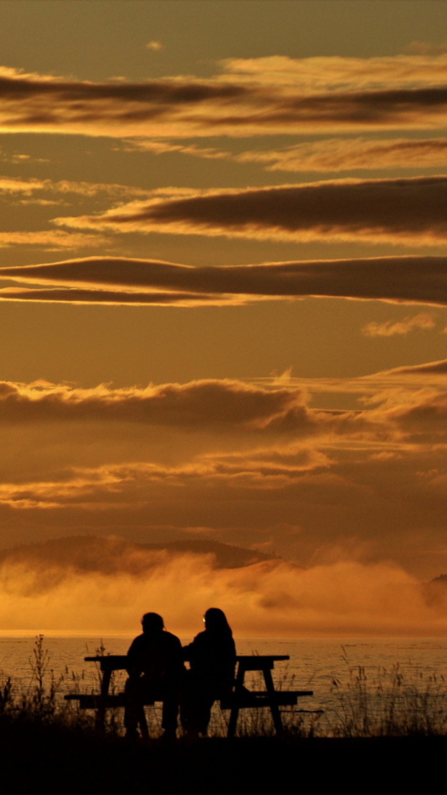 Das Sunset For Couple Wallpaper 640x1136