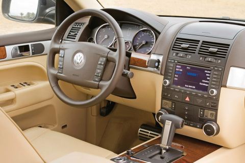 Volkswagen Touareg v10 TDI Interior wallpaper 480x320