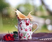 Coffee With Milk In Flower Mug wallpaper 176x144
