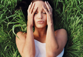 Angelina Jolie Picture for Android, iPhone and iPad