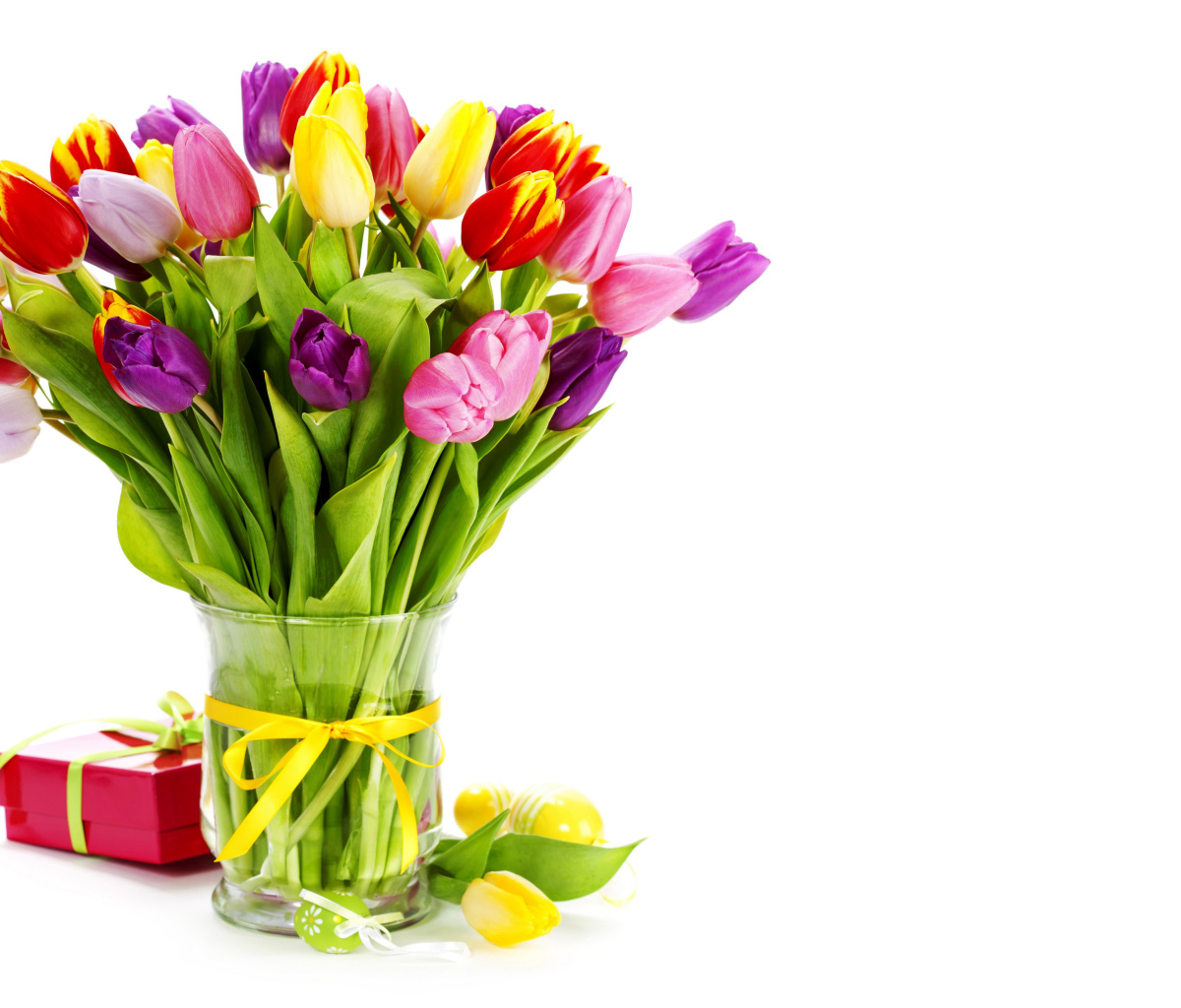 Обои Tulips Bouquet and Gift 1200x1024