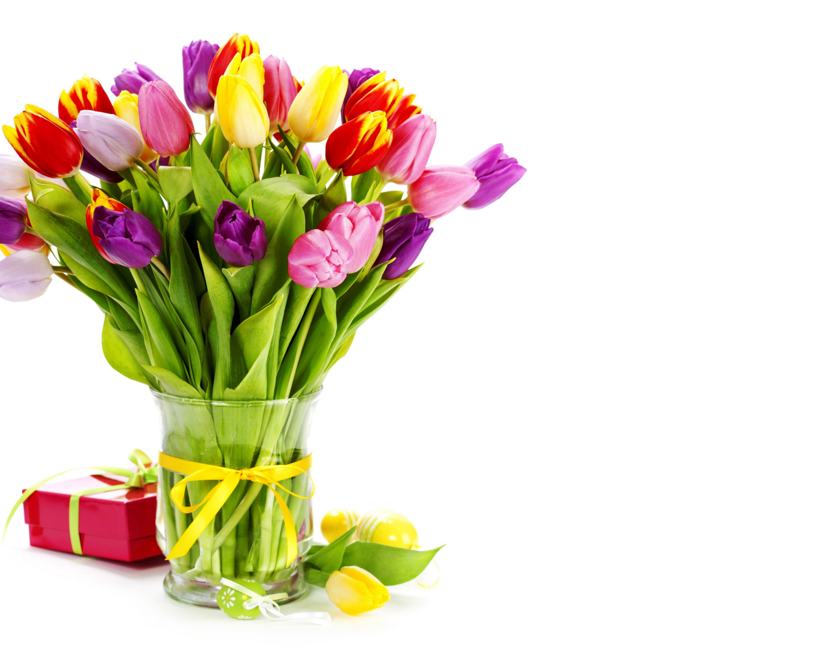 Sfondi Tulips Bouquet and Gift 1600x1280