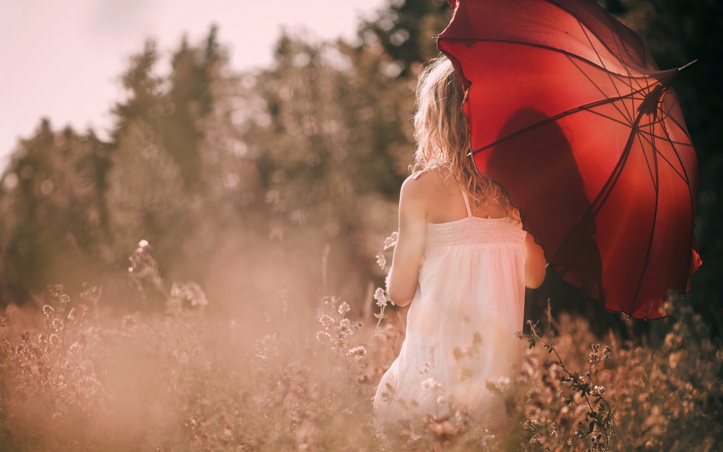 Fondo de pantalla Girl With Red Umbrella 1440x900