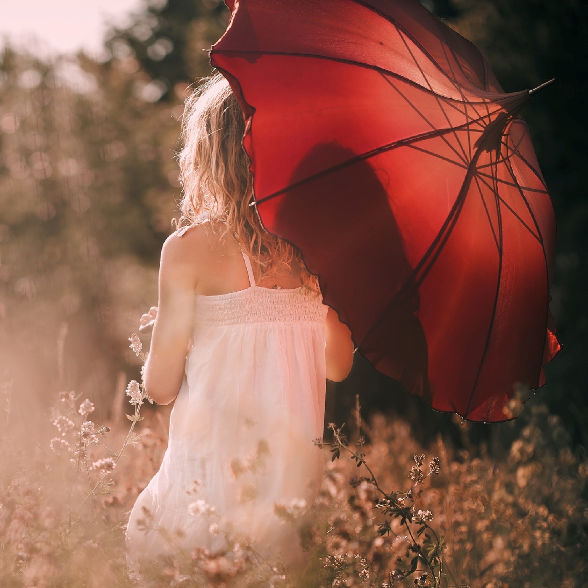 Das Girl With Red Umbrella Wallpaper 2048x2048