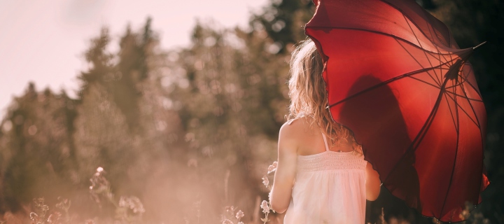 Das Girl With Red Umbrella Wallpaper 720x320