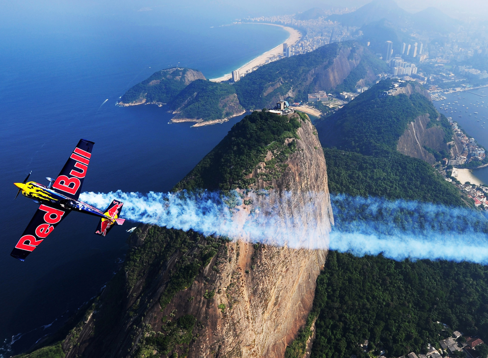 Sfondi Red Bull Airplane 1920x1408