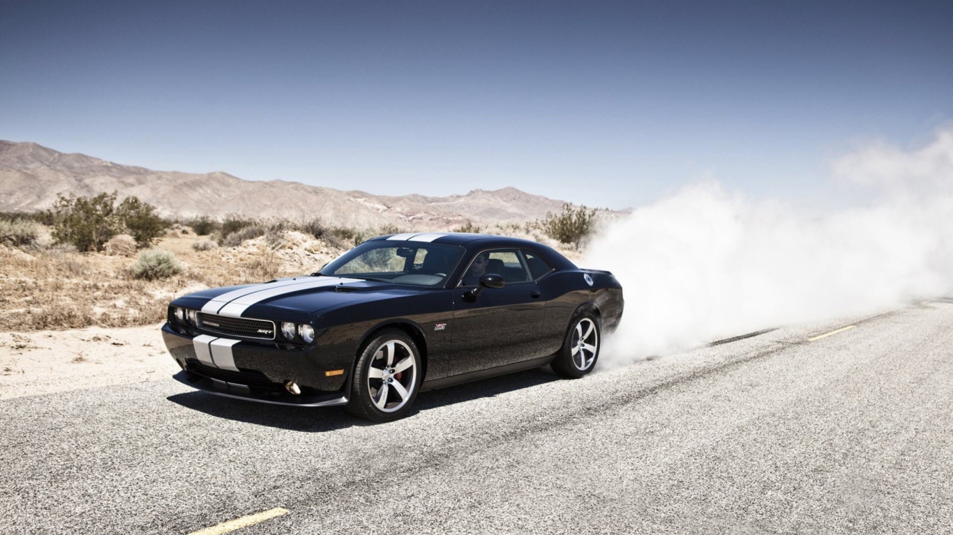 Screenshot №1 pro téma Dodge Challenger Srt8 1366x768