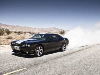 Sfondi Dodge Challenger Srt8 320x240