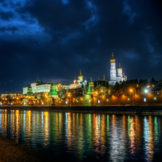 Moscow Kremlin and Embankment - Obrázkek zdarma pro iPad 2