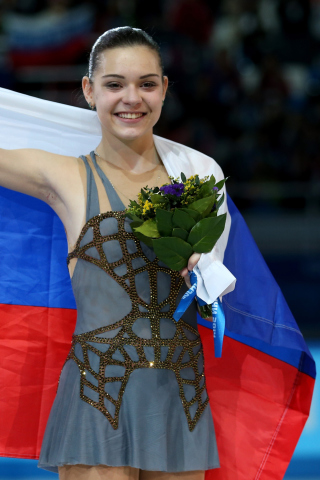 Fondo de pantalla Adelina Sotnikova Figure Skating Champion 320x480