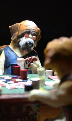 Обои Dogs Playing Poker 240x400