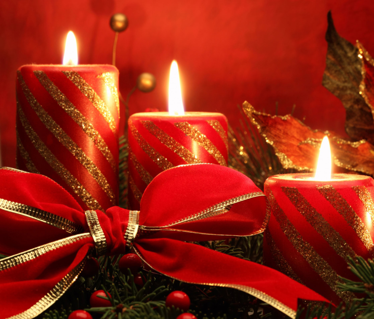 Обои Red Candles And Ribbon 1200x1024