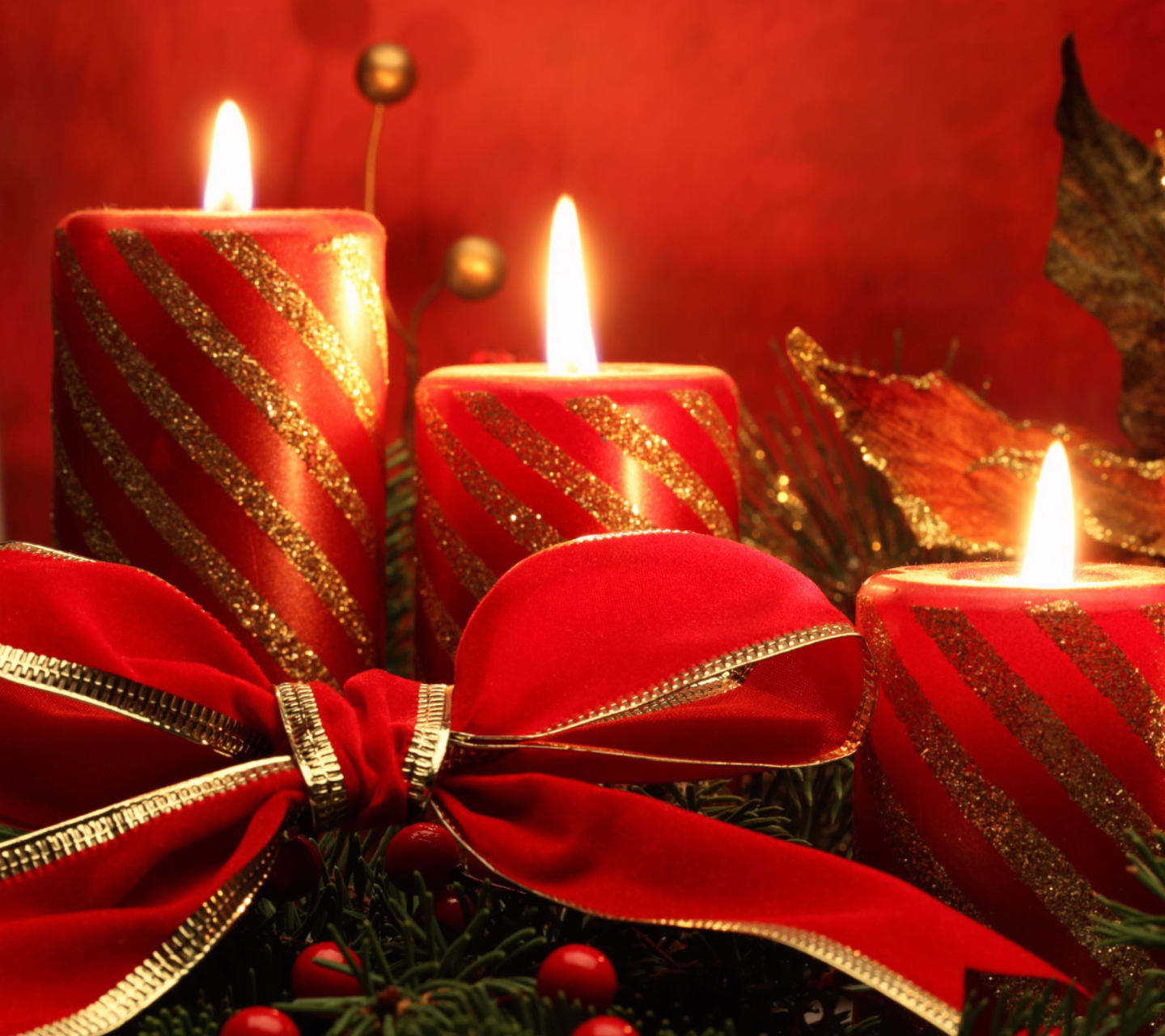 Fondo de pantalla Red Candles And Ribbon 1440x1280