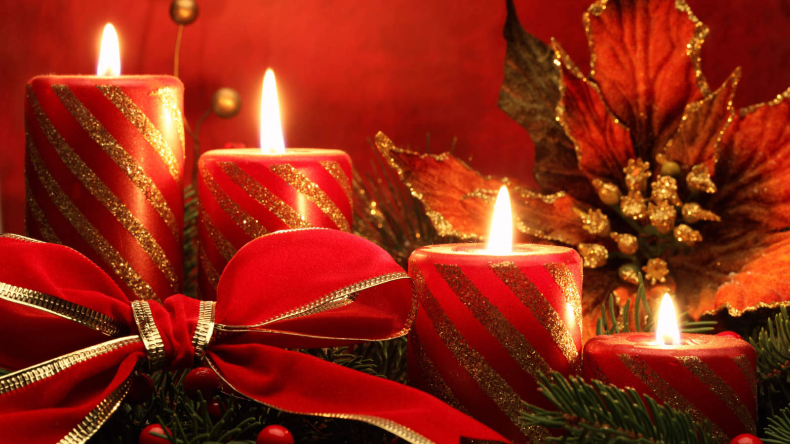Обои Red Candles And Ribbon 1600x900