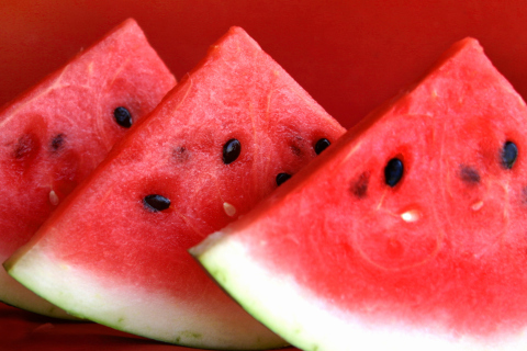 Fondo de pantalla Slices Of Watermelon 480x320